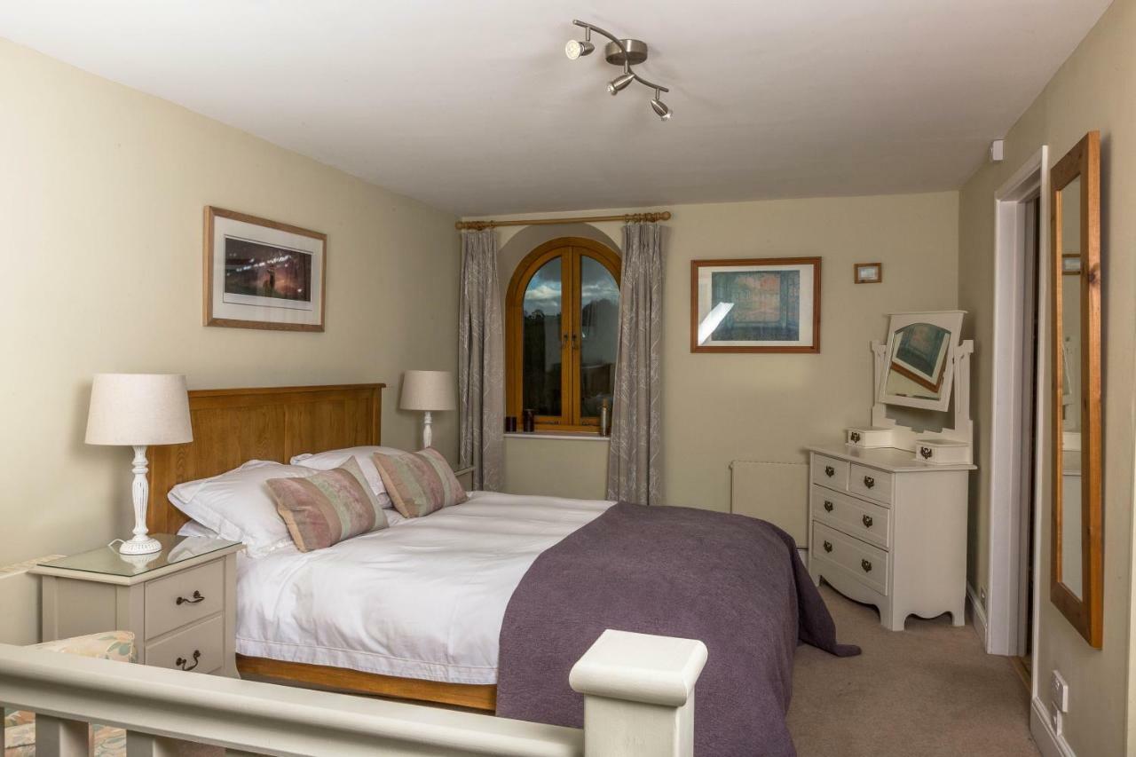 The Dovecote, Stoke Farthing Courtyard Villa Broad Chalke Eksteriør bilde